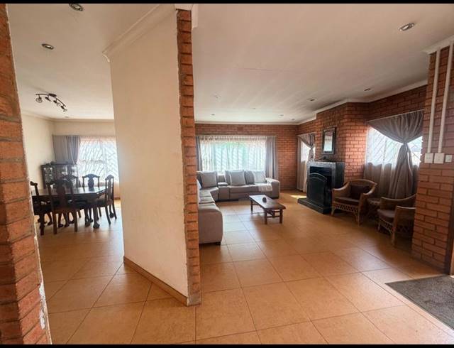 4 BEDROOM HOUSE FOR SALE IN LAUDIUM